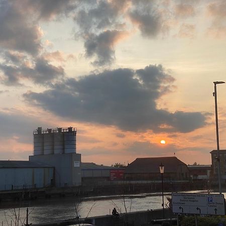 Spacious One Bedroom Flat With River View, 1E Great Yarmouth Exterior foto